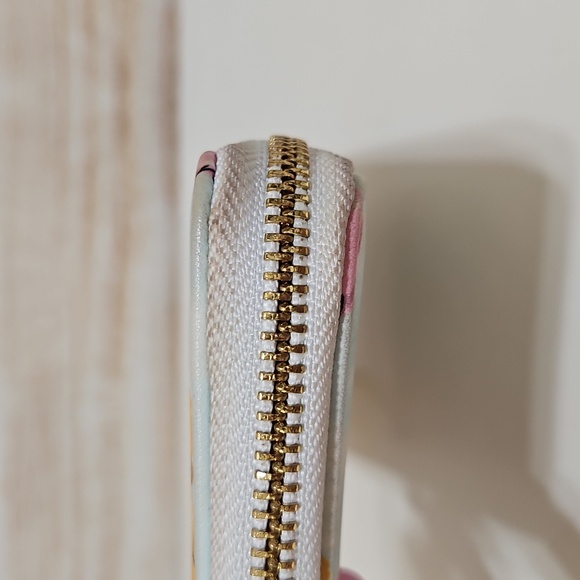 Loungefly Disney Winnie the Pooh Wallet - Multicolor - Picture 5 of 7